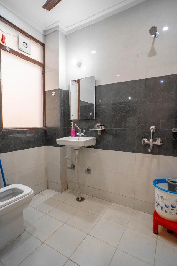 The Lodgers 2 Bhk Serviced Apartment Infront Of Artemis Hospital Γκουργκάον Εξωτερικό φωτογραφία