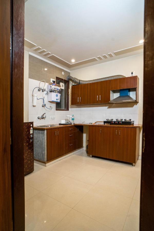 The Lodgers 2 Bhk Serviced Apartment Infront Of Artemis Hospital Γκουργκάον Εξωτερικό φωτογραφία