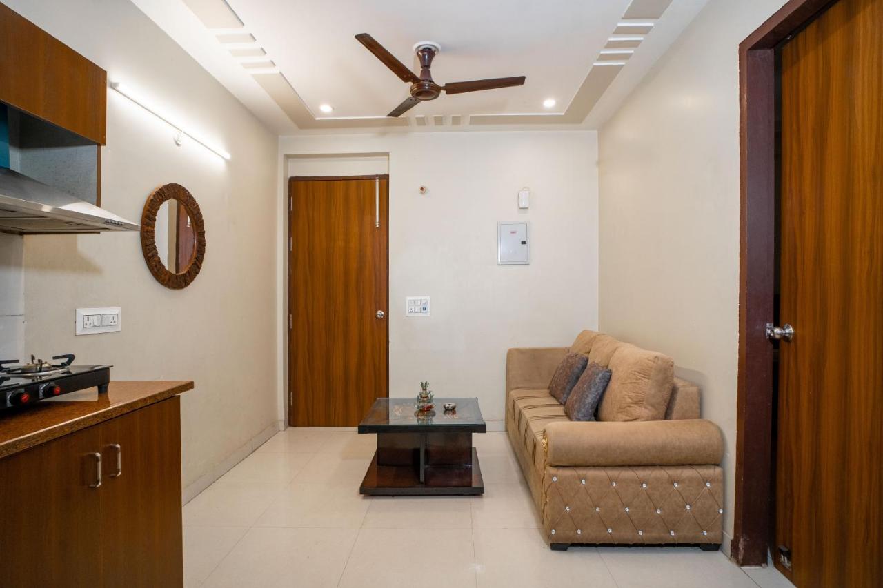 The Lodgers 2 Bhk Serviced Apartment Infront Of Artemis Hospital Γκουργκάον Εξωτερικό φωτογραφία