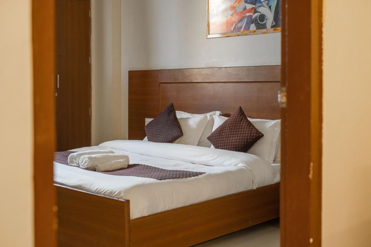 The Lodgers 2 Bhk Serviced Apartment Infront Of Artemis Hospital Γκουργκάον Εξωτερικό φωτογραφία