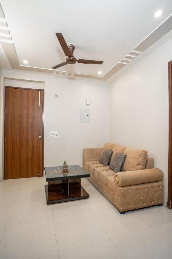 The Lodgers 2 Bhk Serviced Apartment Infront Of Artemis Hospital Γκουργκάον Εξωτερικό φωτογραφία