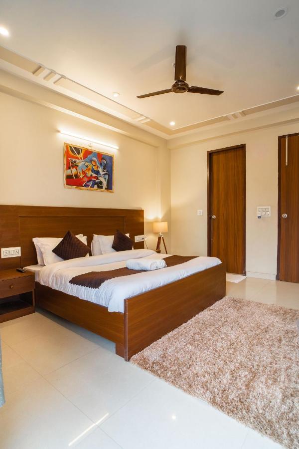 The Lodgers 2 Bhk Serviced Apartment Infront Of Artemis Hospital Γκουργκάον Εξωτερικό φωτογραφία