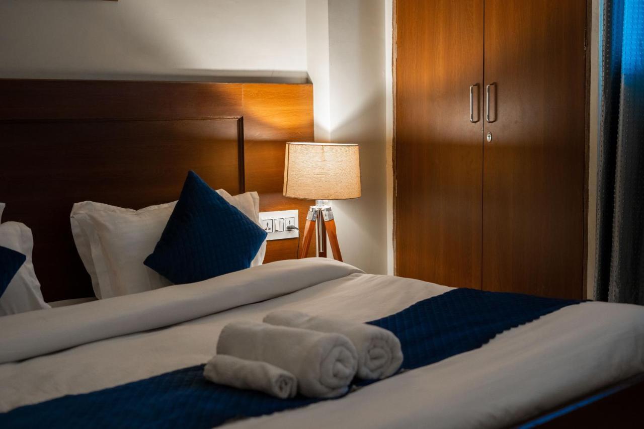 The Lodgers 2 Bhk Serviced Apartment Infront Of Artemis Hospital Γκουργκάον Εξωτερικό φωτογραφία