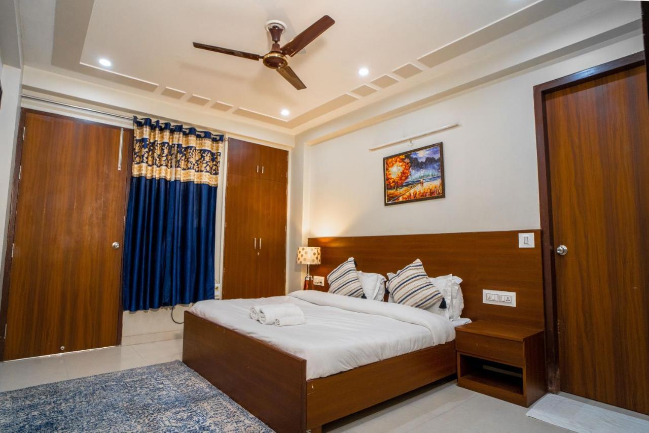 The Lodgers 2 Bhk Serviced Apartment Infront Of Artemis Hospital Γκουργκάον Εξωτερικό φωτογραφία