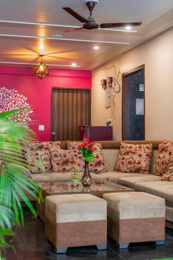 The Lodgers 2 Bhk Serviced Apartment Infront Of Artemis Hospital Γκουργκάον Εξωτερικό φωτογραφία