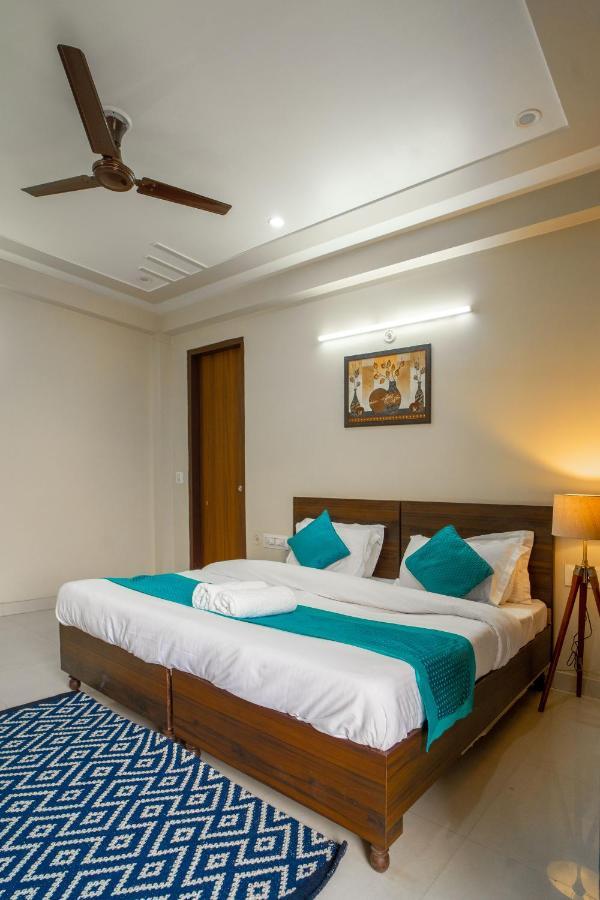 The Lodgers 2 Bhk Serviced Apartment Infront Of Artemis Hospital Γκουργκάον Εξωτερικό φωτογραφία