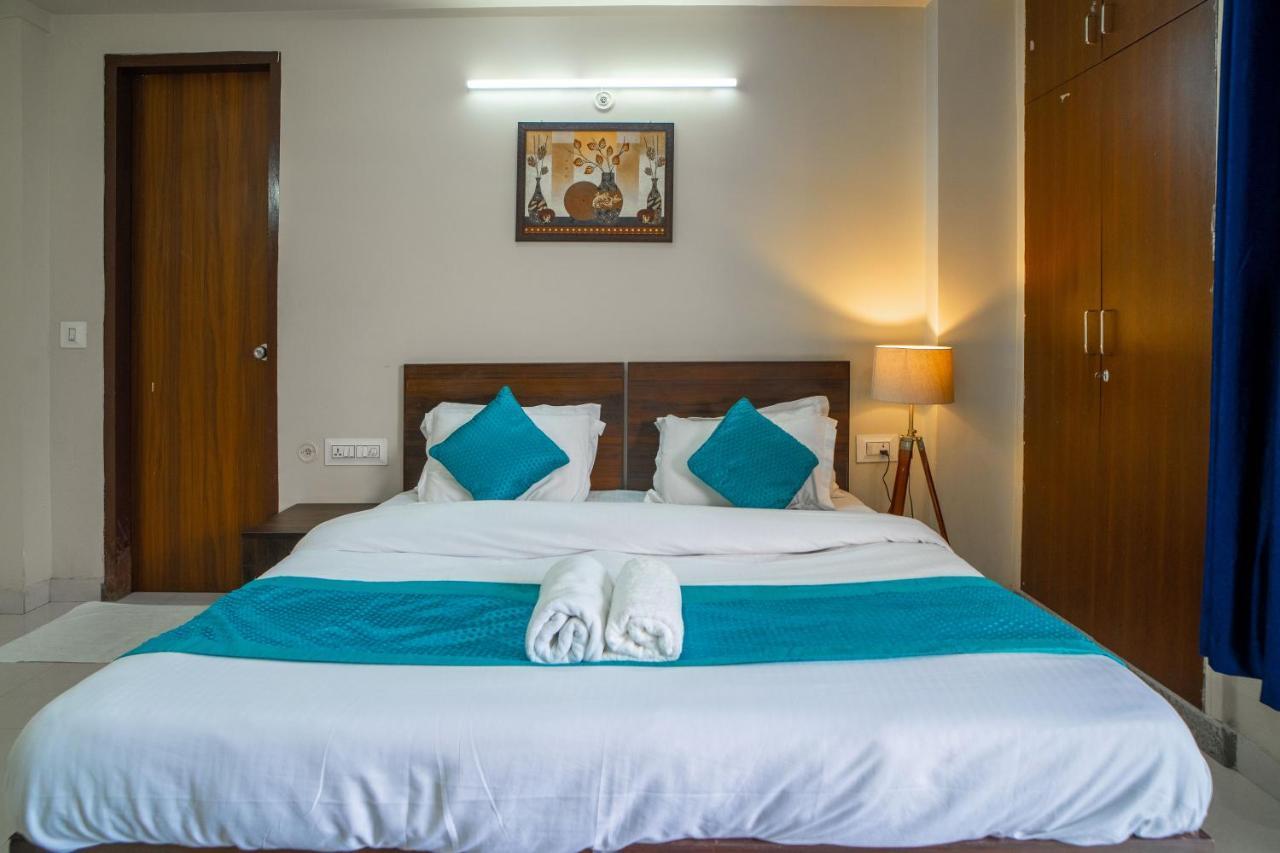 The Lodgers 2 Bhk Serviced Apartment Infront Of Artemis Hospital Γκουργκάον Εξωτερικό φωτογραφία