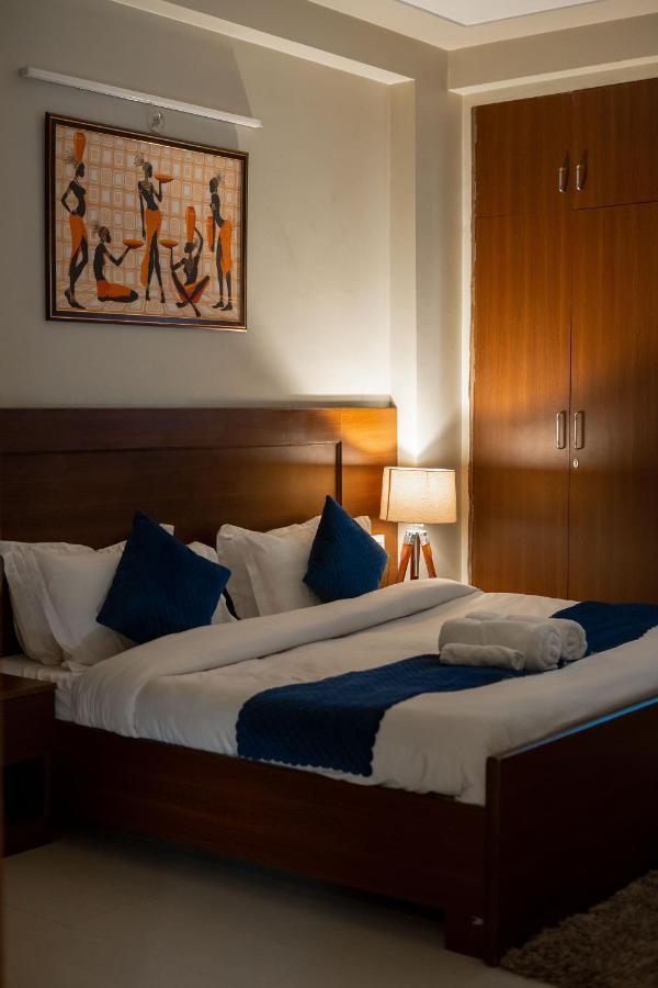 The Lodgers 2 Bhk Serviced Apartment Infront Of Artemis Hospital Γκουργκάον Εξωτερικό φωτογραφία