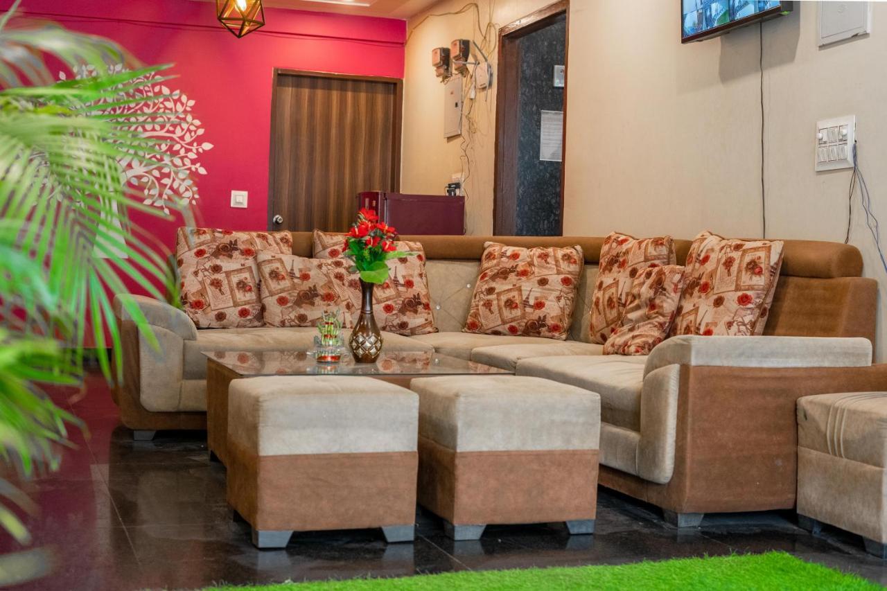 The Lodgers 2 Bhk Serviced Apartment Infront Of Artemis Hospital Γκουργκάον Εξωτερικό φωτογραφία